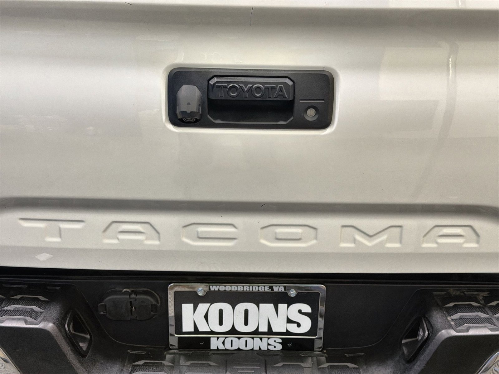 Used 2022 Toyota Tacoma TRD Off-Road AWD/4WD image 26