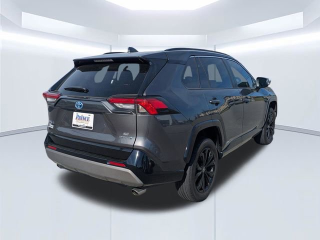 Used 2023 Toyota RAV4 SE image 4