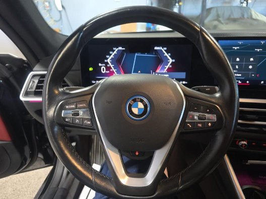 Used 2024 BMW i4 eDrive40 w/ Premium Package RWD image 6