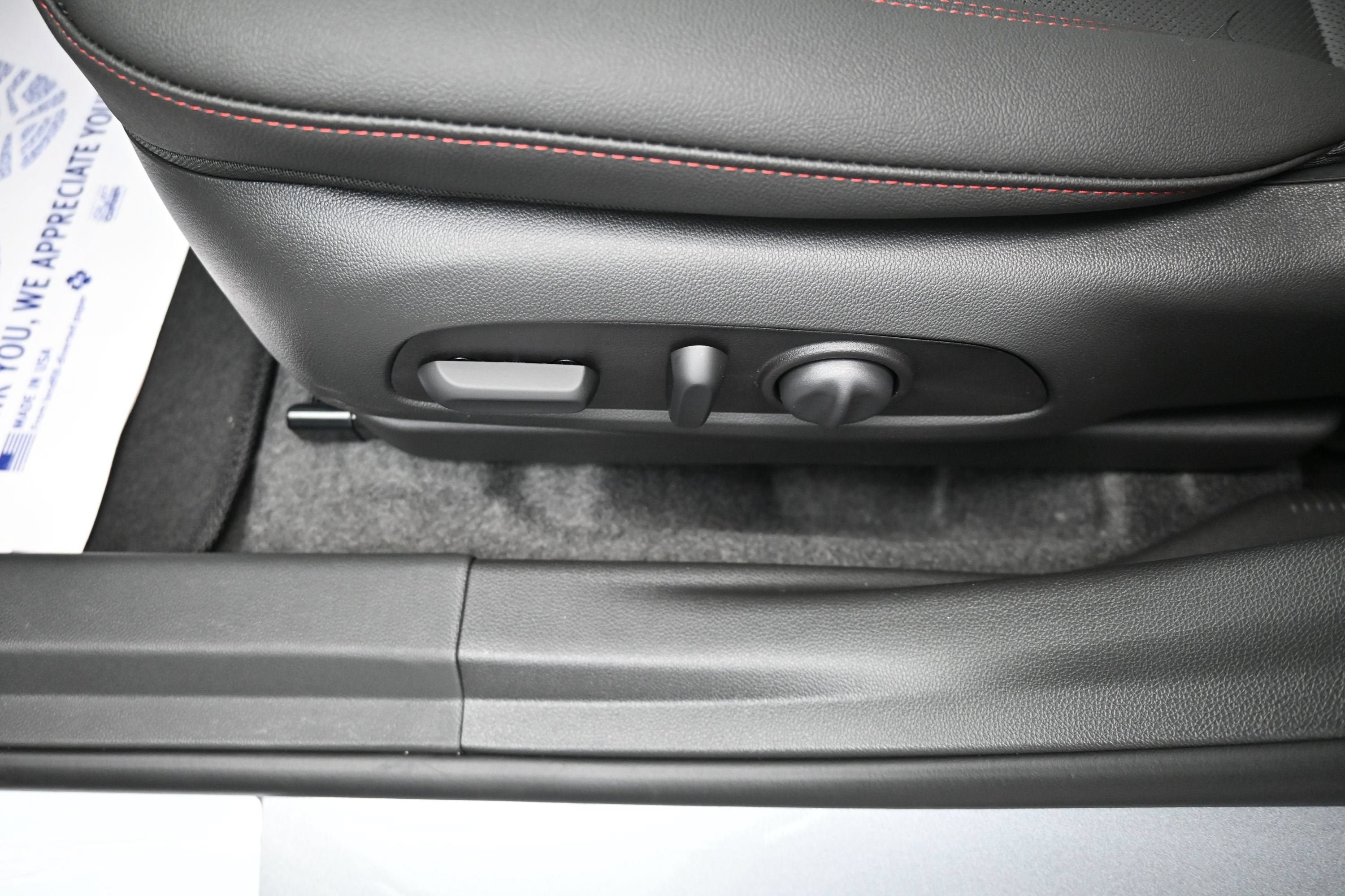New 2026 Chevrolet Trax RS w/ Sunroof Package FWD image 11