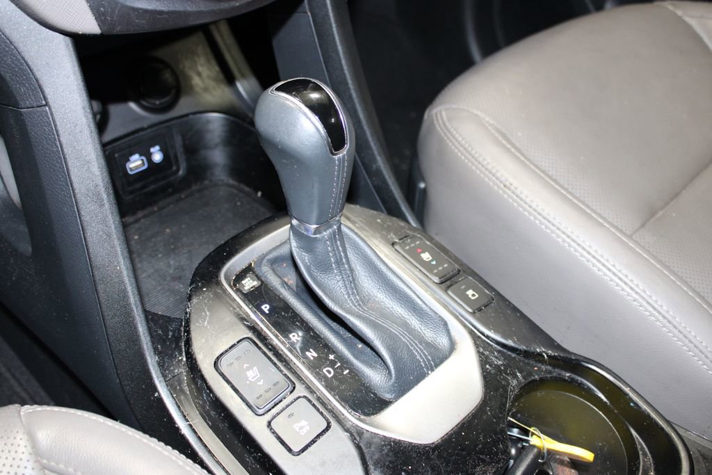 Used 2017 Hyundai Santa Fe Limited image 26