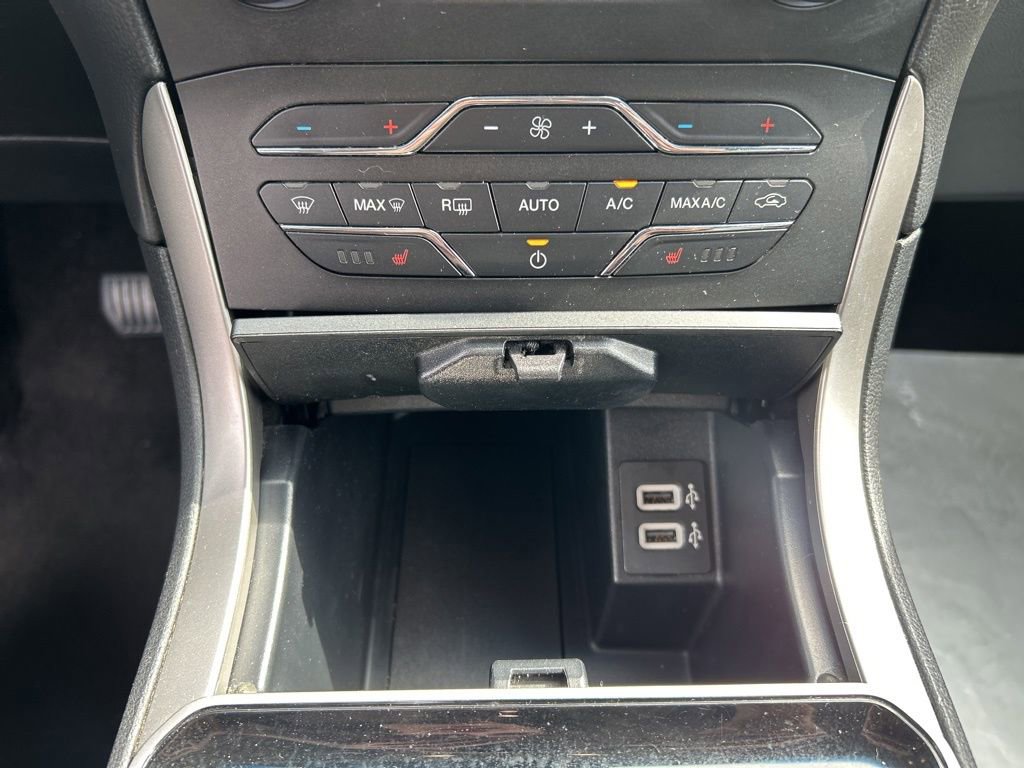 Used 2020 Ford Edge SEL AWD/4WD image 21