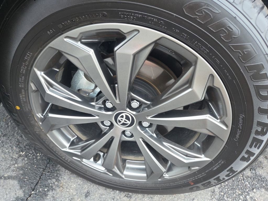 Used 2025 Toyota RAV4 Limited w/ Advanced Technology Package image 21