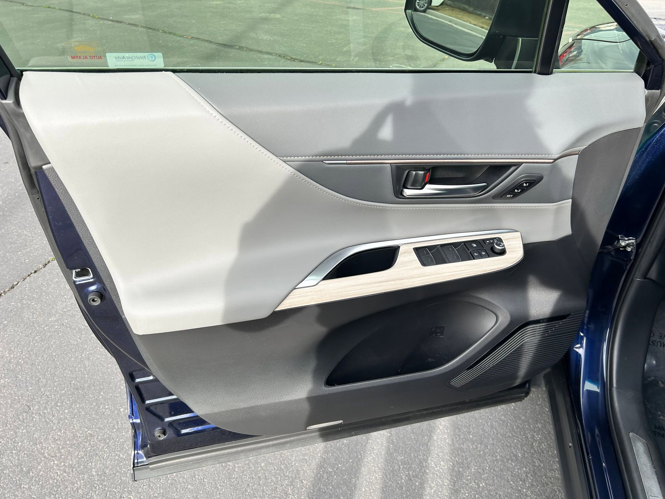 Certified 2021 Toyota Venza Limited w/ Advanced Technology Package image 9