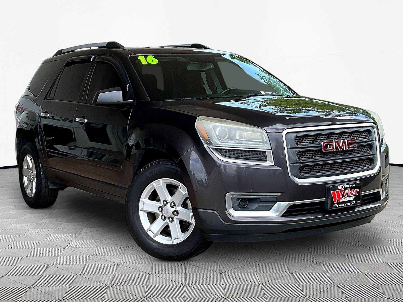 Used 2016 GMC Acadia SLE FWD image 3