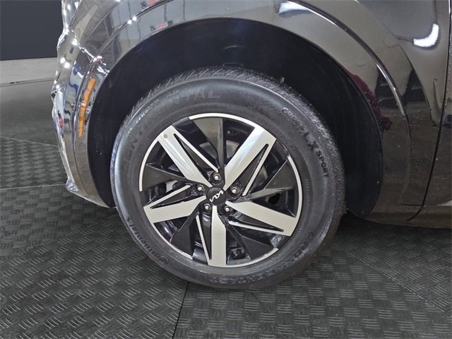 Used 2023 Kia Sorento S image 14