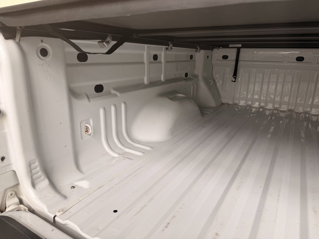 Used 2018 GMC Canyon SLT image 9