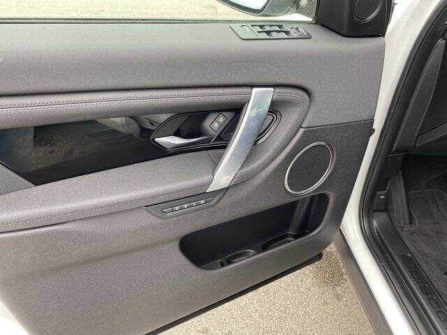 Used 2021 Land Rover Discovery Sport SE image 7