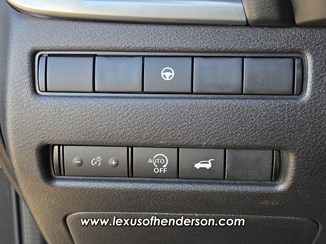 Used 2025 Nissan Rogue SV FWD image 25
