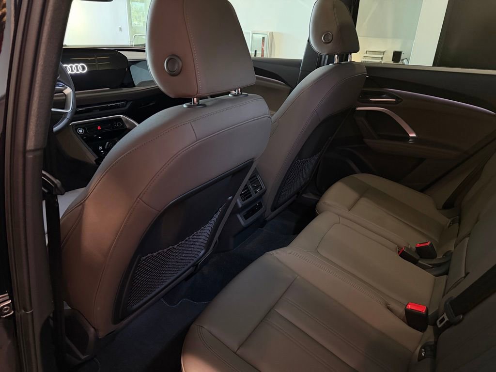 Used 2025 Audi Q5 Premium w/ Convenience Package AWD/4WD image 25