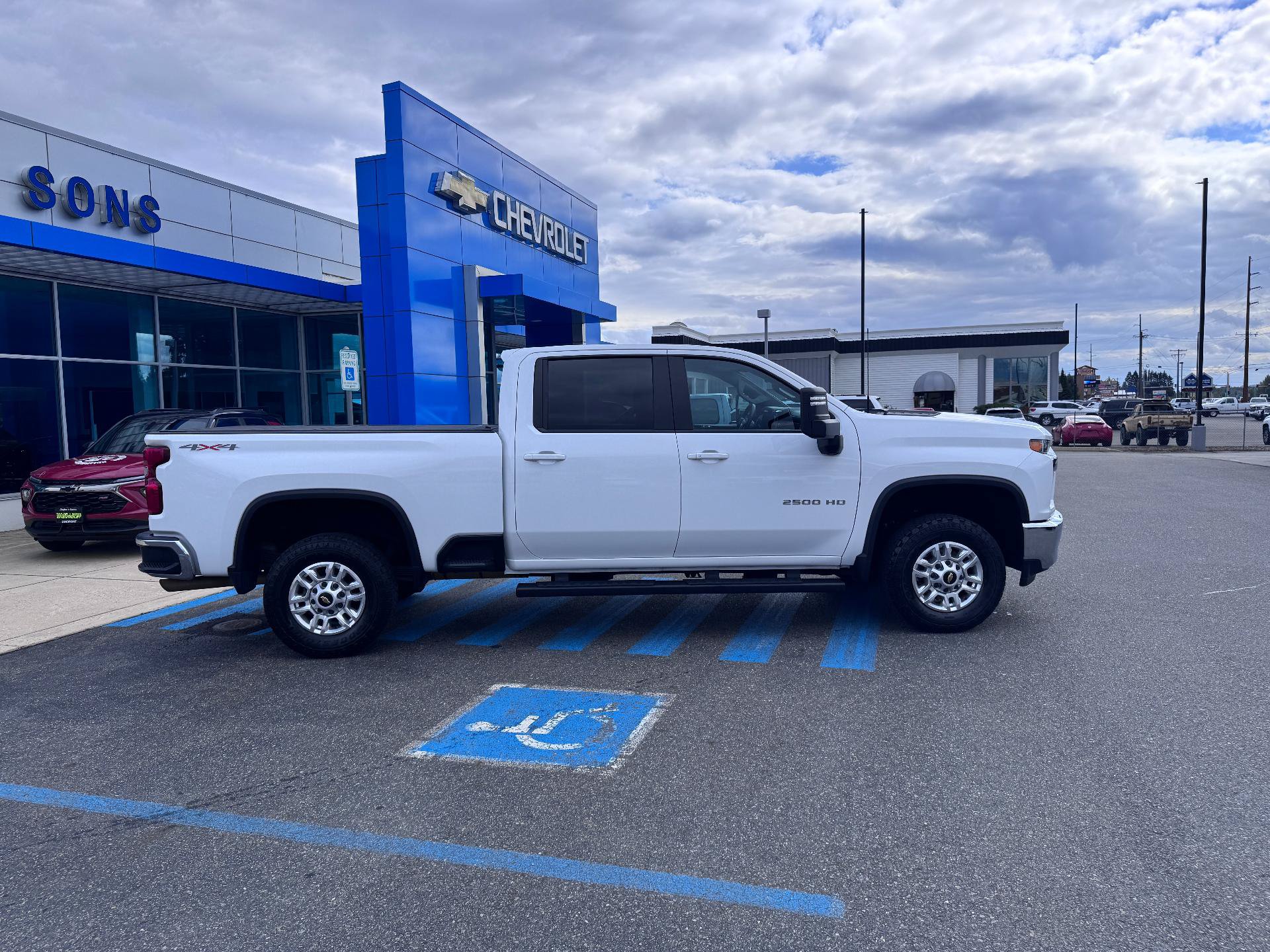 Used 2023 Chevrolet Silverado 2500 LT w/ Convenience Package AWD/4WD image 8