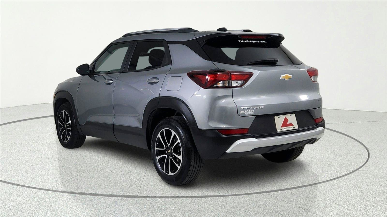 Used 2025 Chevrolet TrailBlazer LT FWD image 4