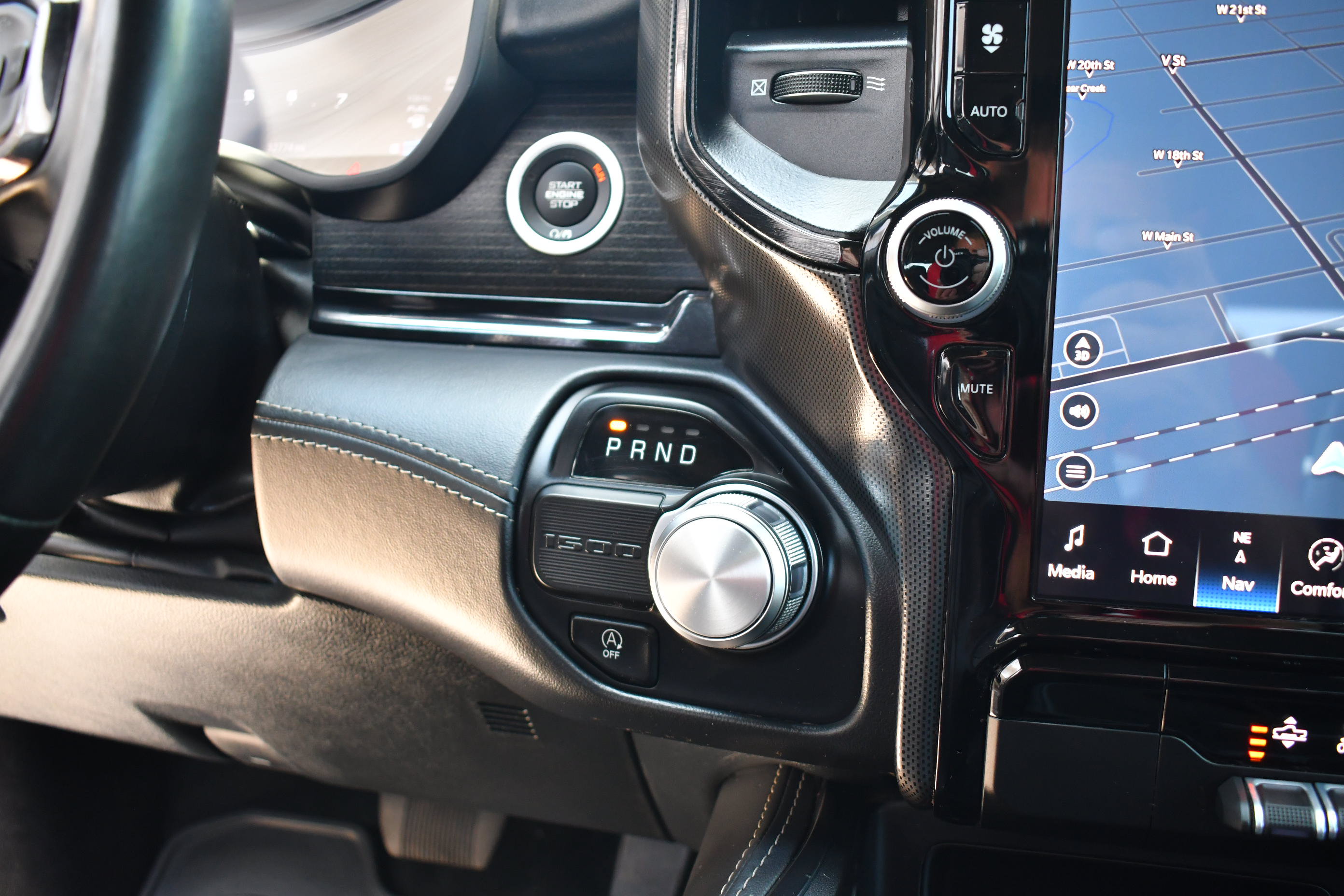 Used 2023 RAM 1500 Limited RWD image 28