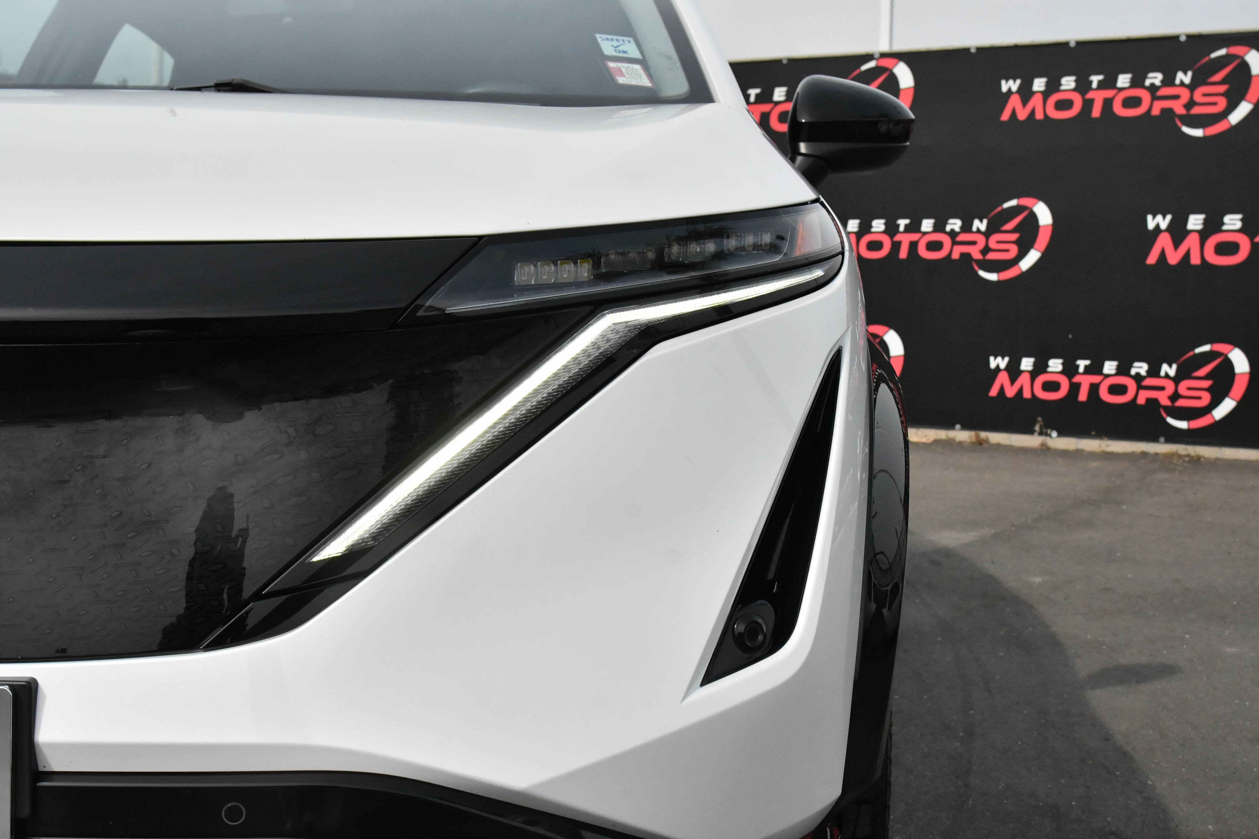 Used 2023 Nissan Ariya AWD image 11