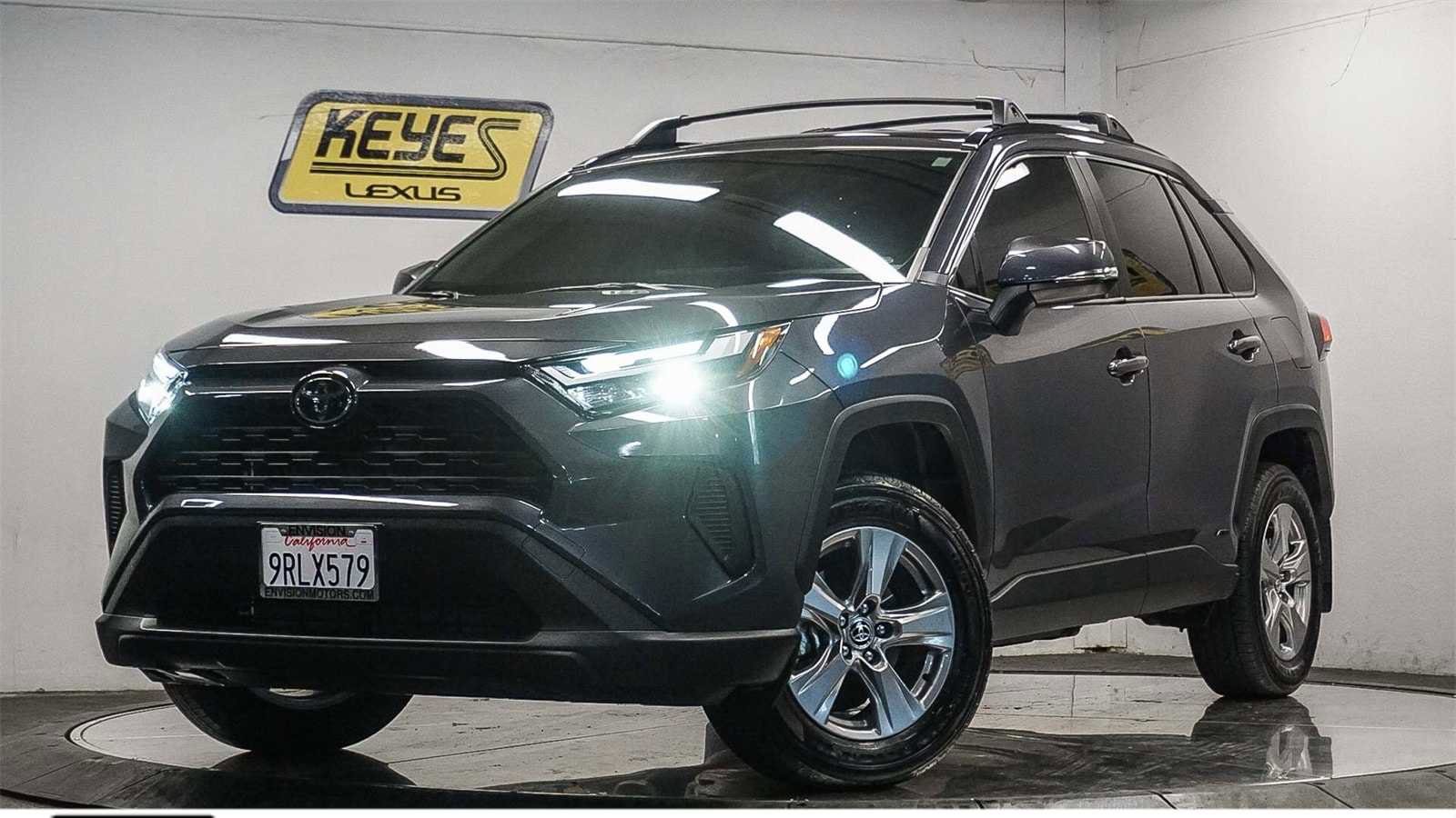 Used 2025 Toyota RAV4 XLE image 1