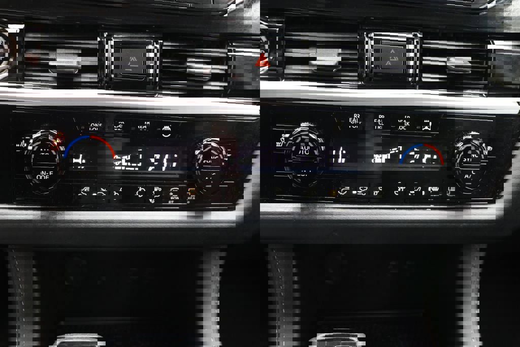 Used 2023 Nissan Pathfinder SL image 22