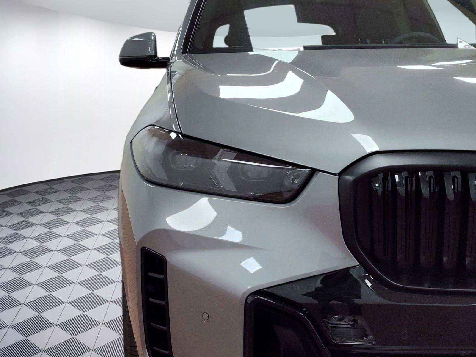 New 2026 BMW X5 xDrive50e image 10