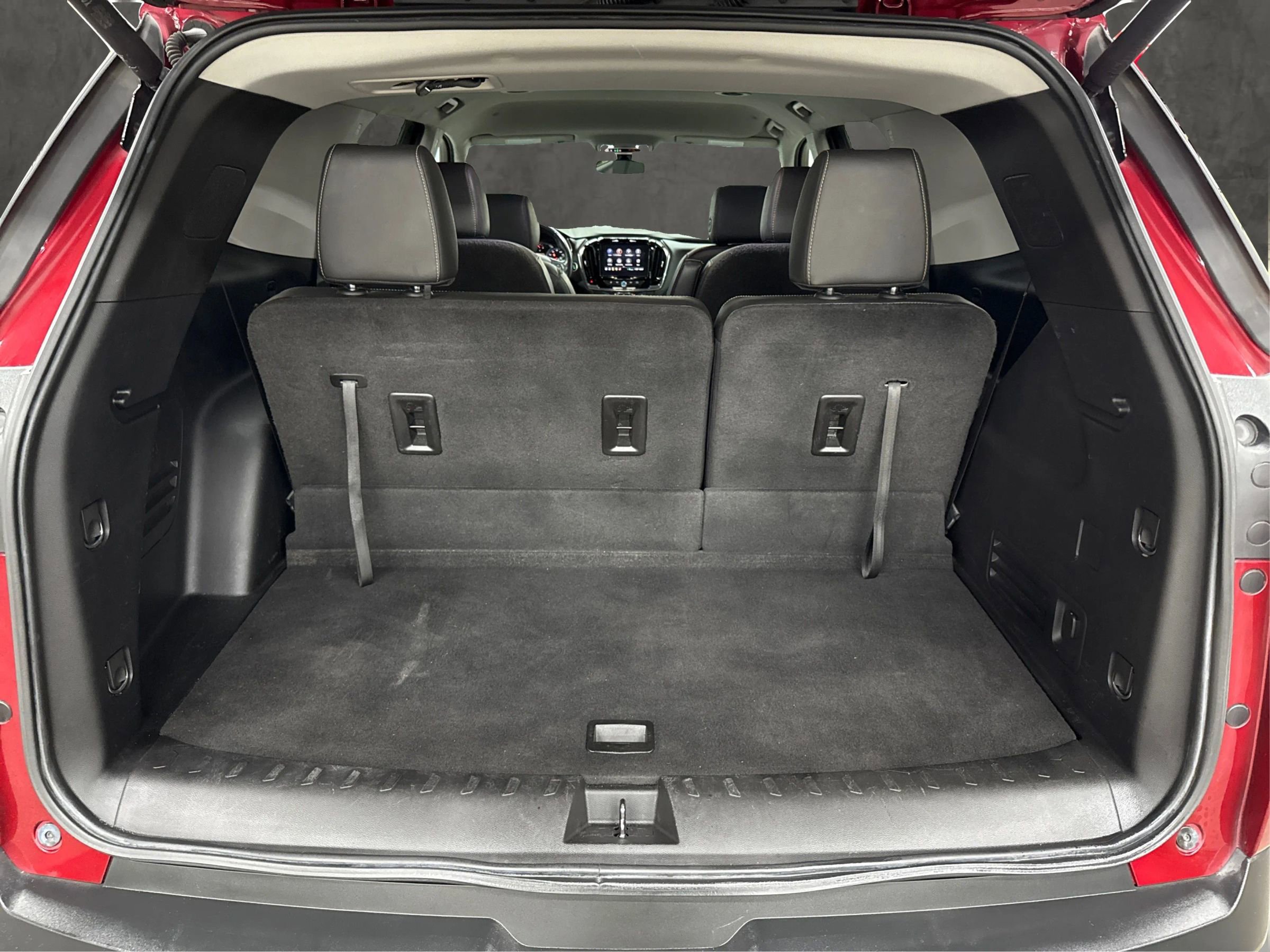 Used 2021 Chevrolet Traverse LT image 10