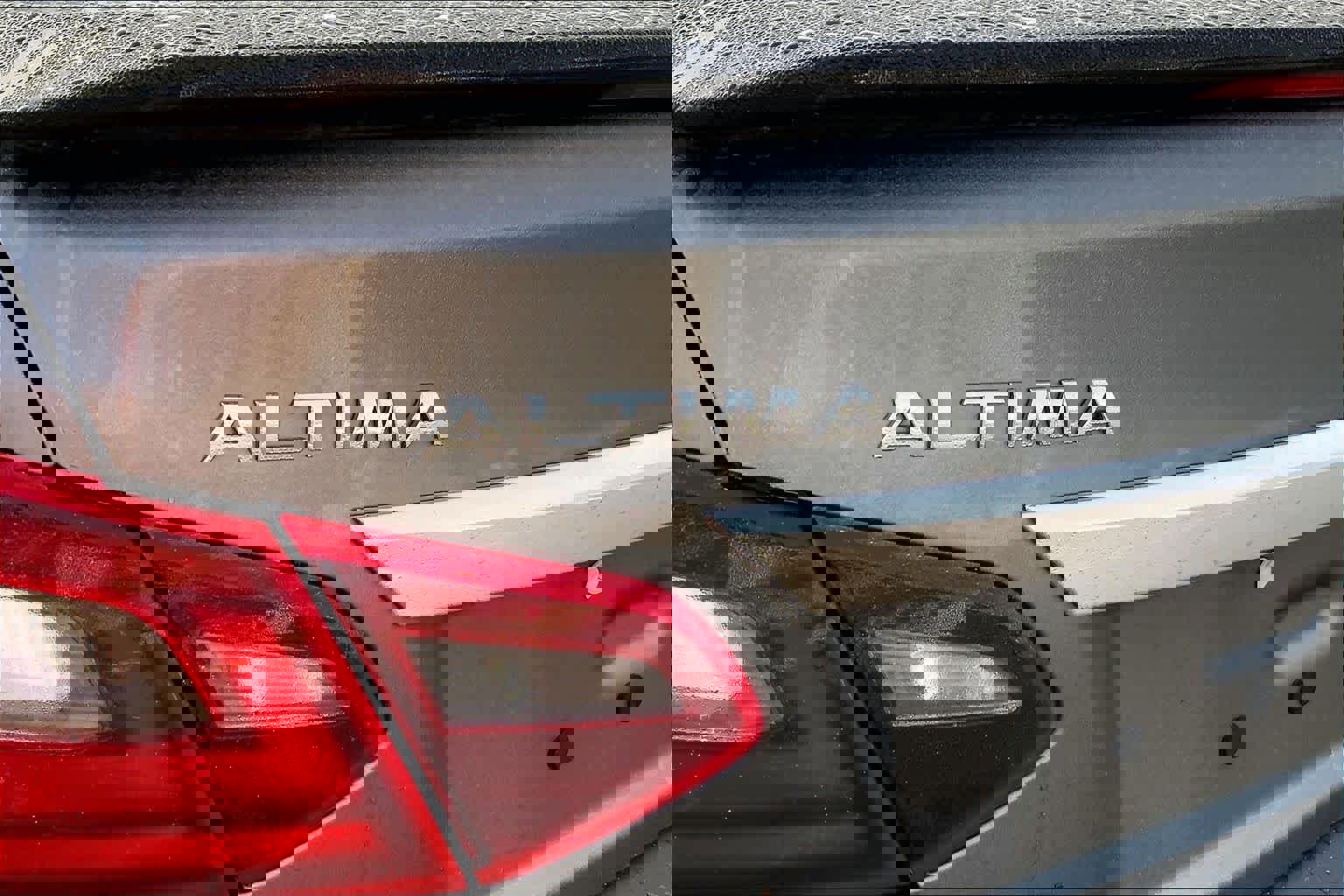 Used 2017 Nissan Altima 2.5 SR w/ Midnight Edition Package image 32