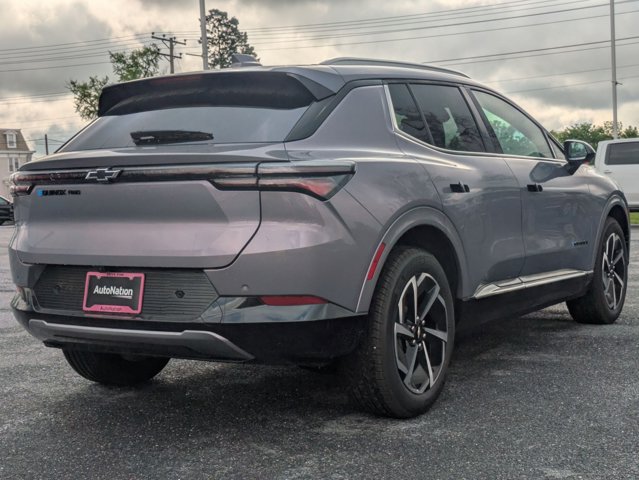 New 2025 Chevrolet Equinox EV LT w/ LPO, Blackout Package AWD/4WD video 2