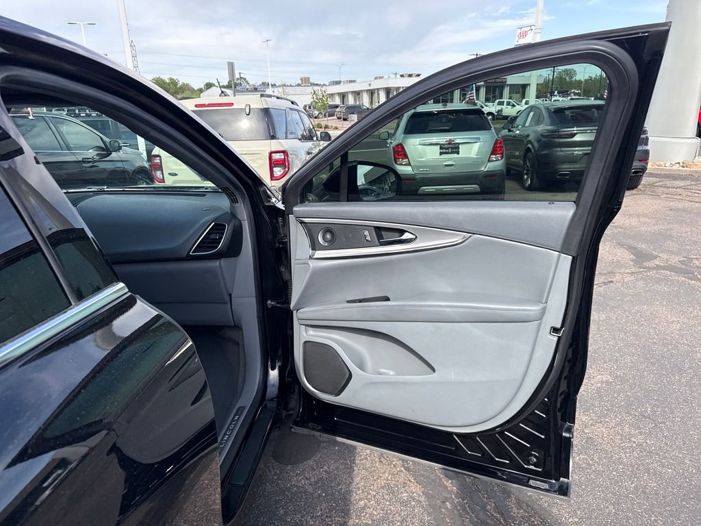 Certified 2019 Lincoln Nautilus Reserve AWD/4WD image 30
