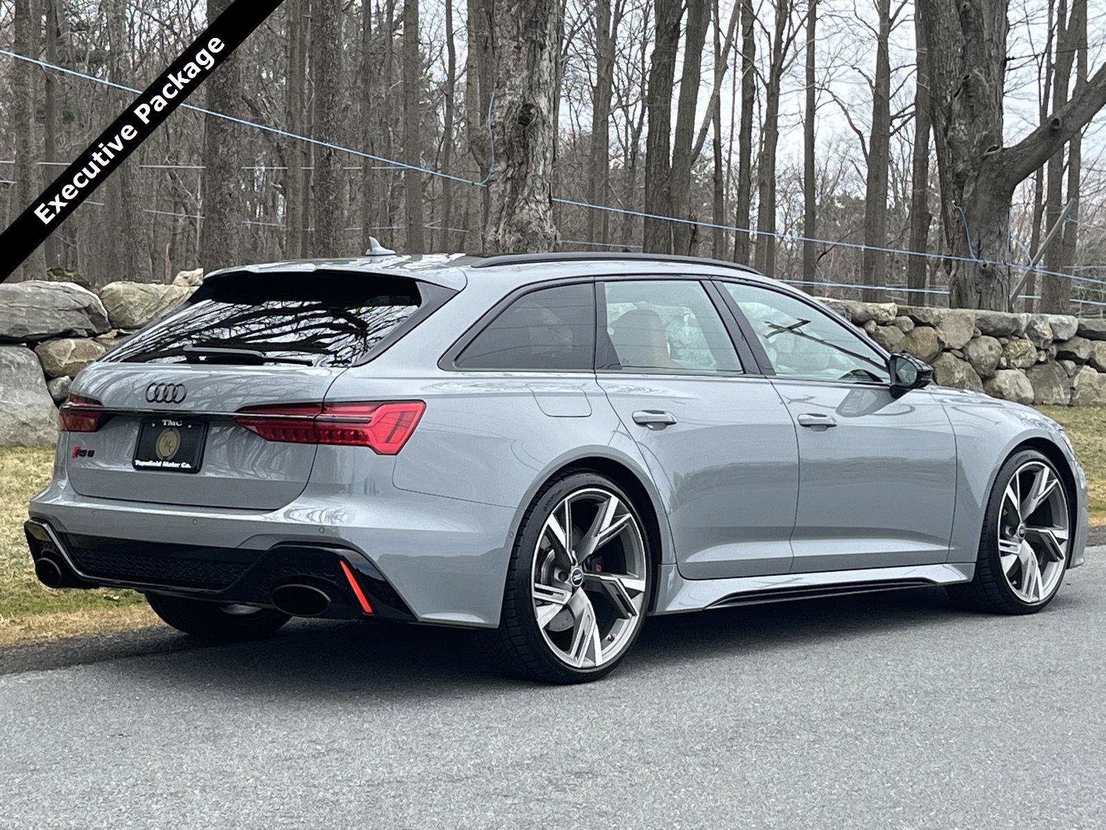 Used 2021 Audi RS 6 w/ Executive Package image 3