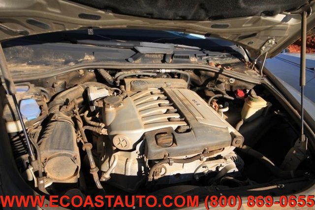 Used 2005 Volkswagen Touareg V6 AWD/4WD image 12