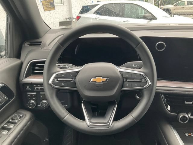 Used 2026 Chevrolet Suburban LT w/ Comfort Package AWD/4WD image 3