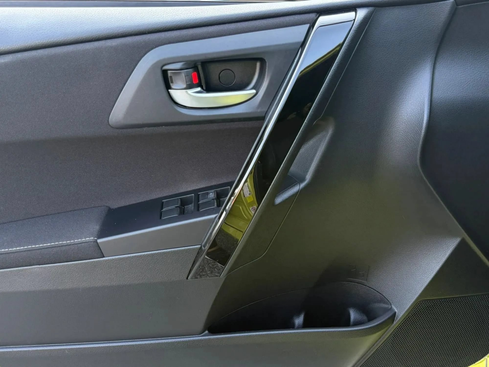 Used 2018 Toyota Corolla iM FWD image 30