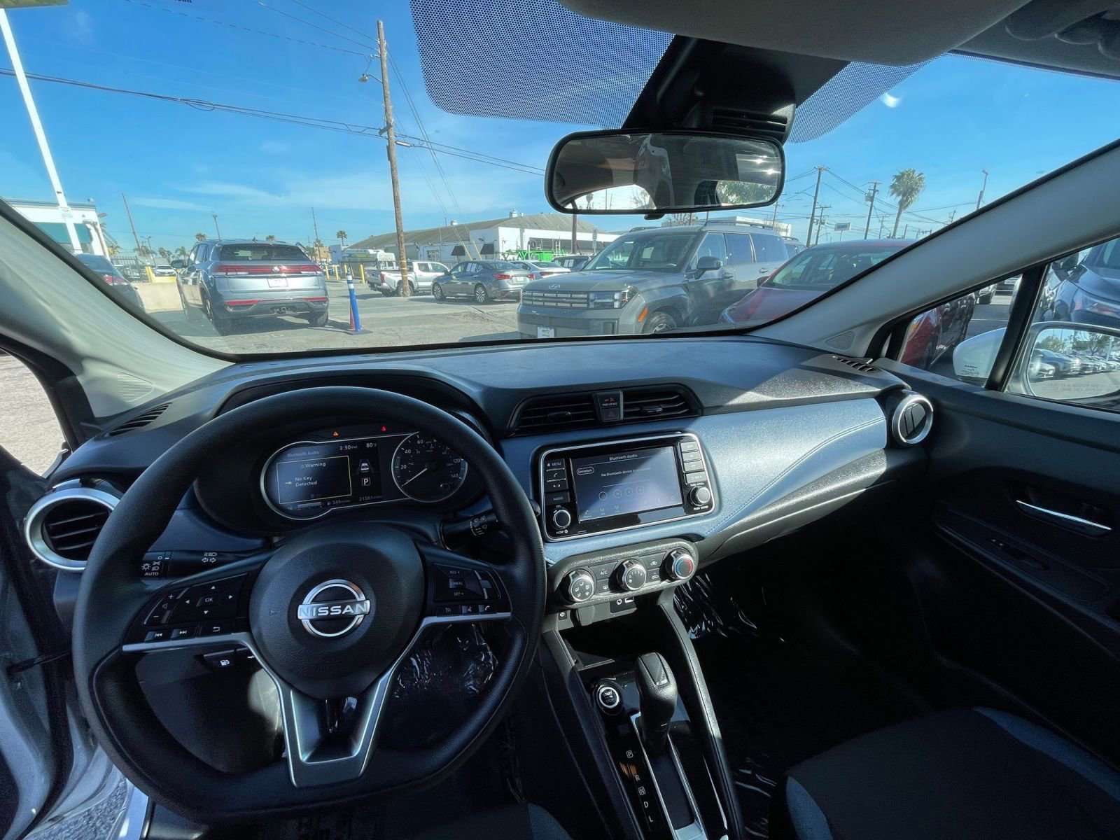 Used 2025 Nissan Versa SV image 33