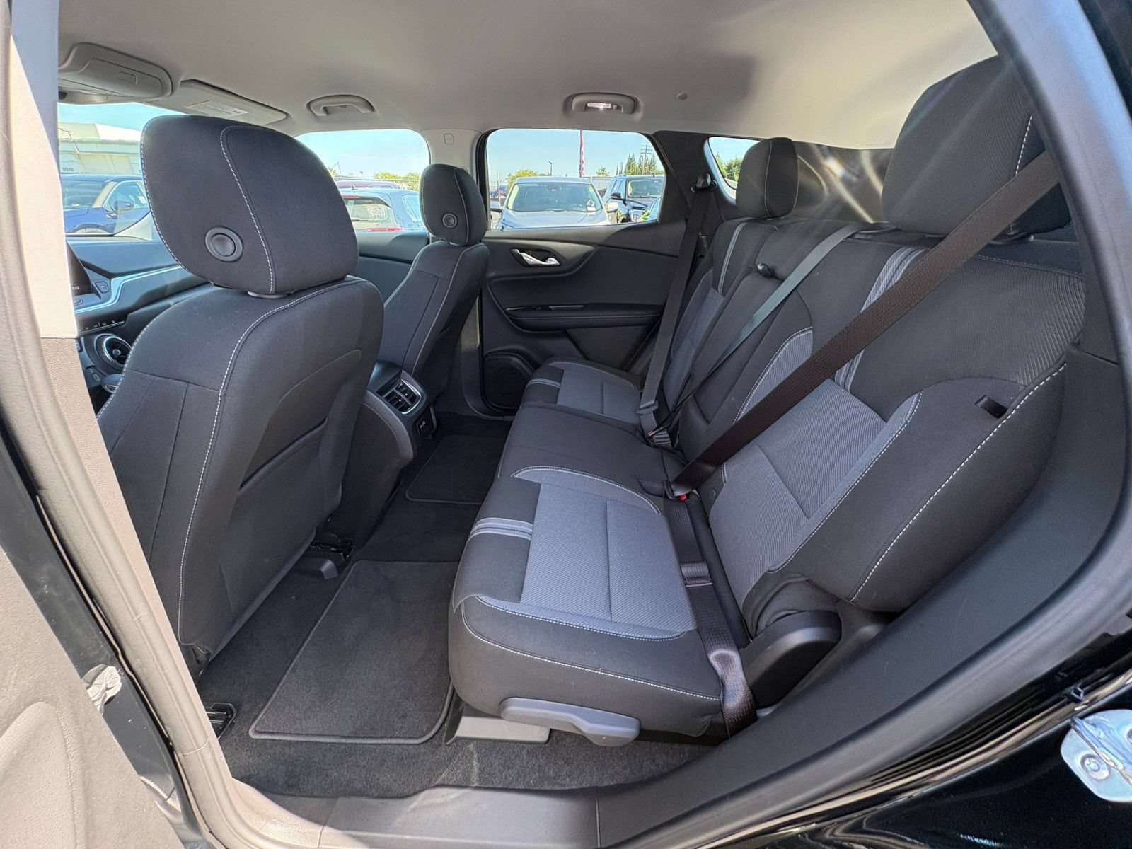 Used 2025 Chevrolet Blazer LT FWD image 28