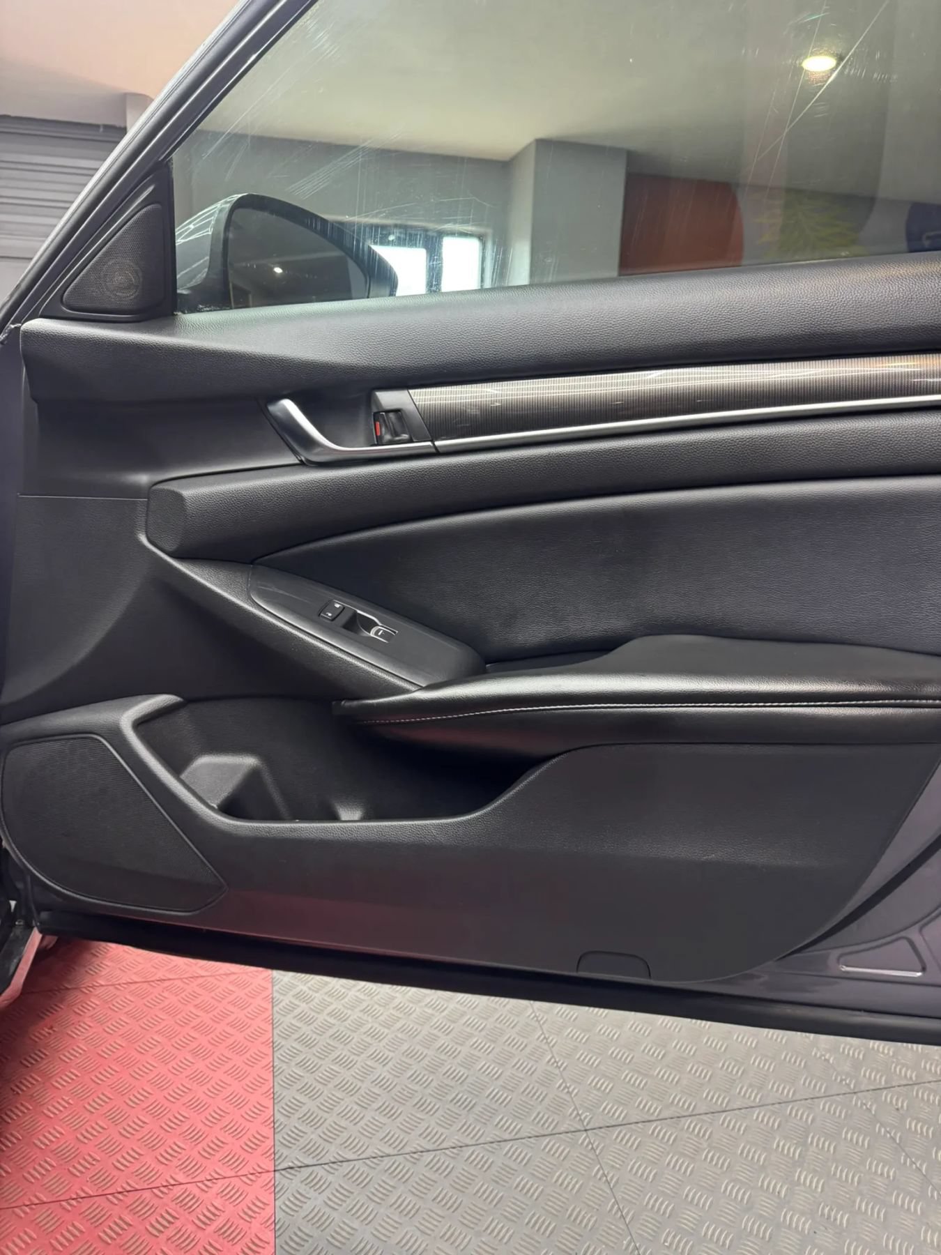 Used 2018 Honda Accord Sport image 25