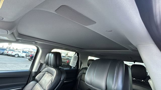 Used 2025 Lincoln Navigator Reserve image 27