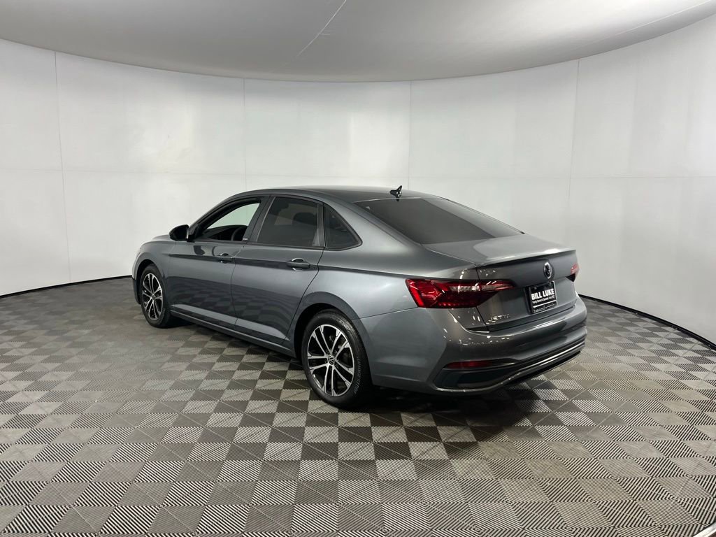 Used 2024 Volkswagen Jetta Sport image 9