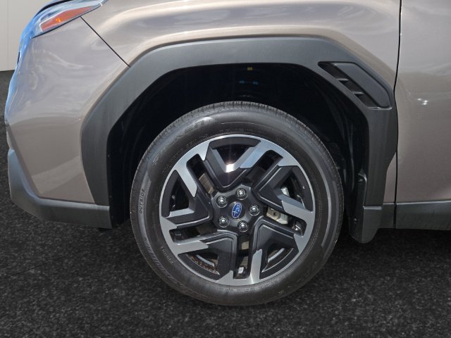 Used 2025 Subaru Forester Limited AWD/4WD image 4