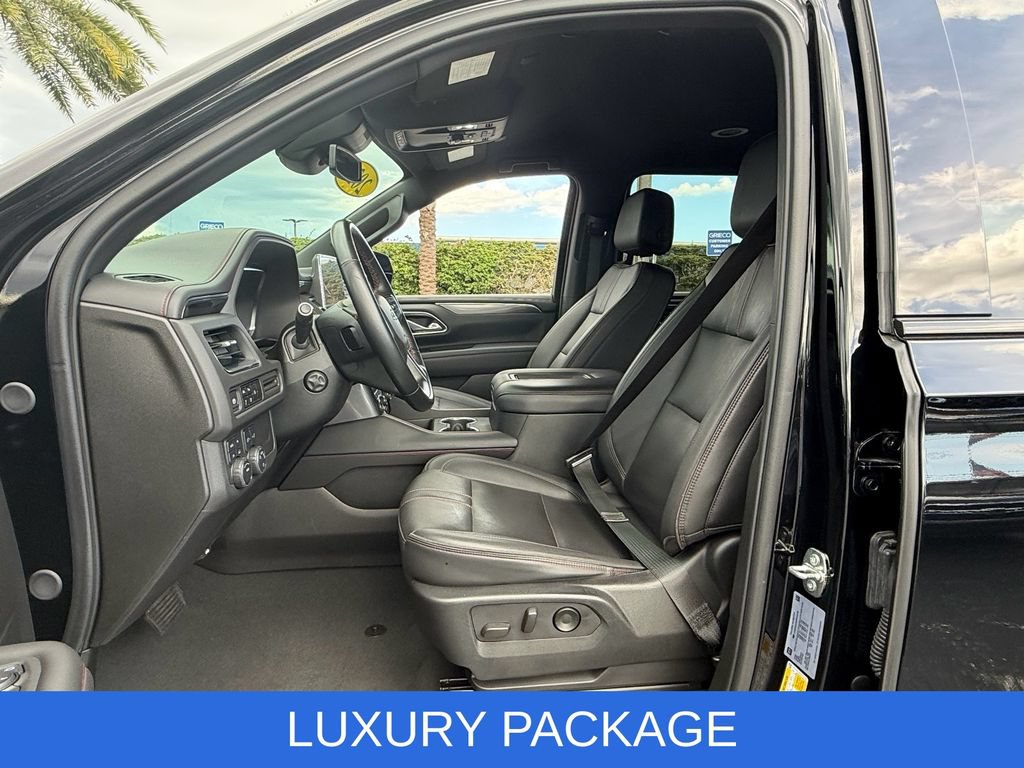 Certified 2024 Chevrolet Suburban RST w/ Luxury Package AWD/4WD image 9