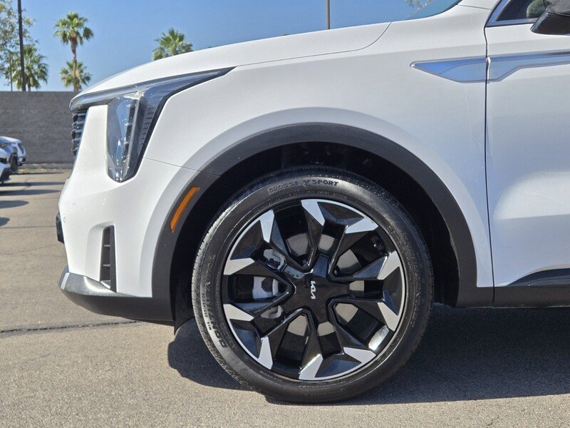 Certified 2025 Kia Sorento EX FWD image 10