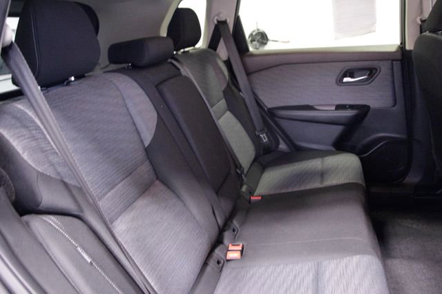 Used 2023 Nissan Rogue SV image 17