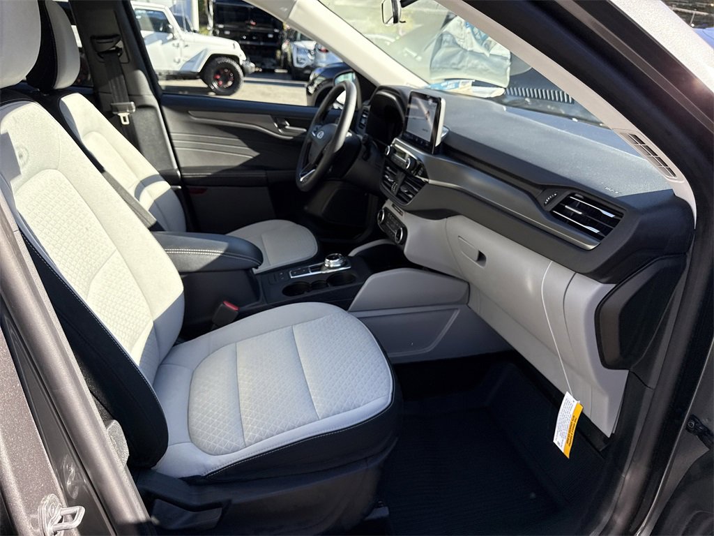 Used 2025 Ford Escape Active w/ Cold Weather Package image 25