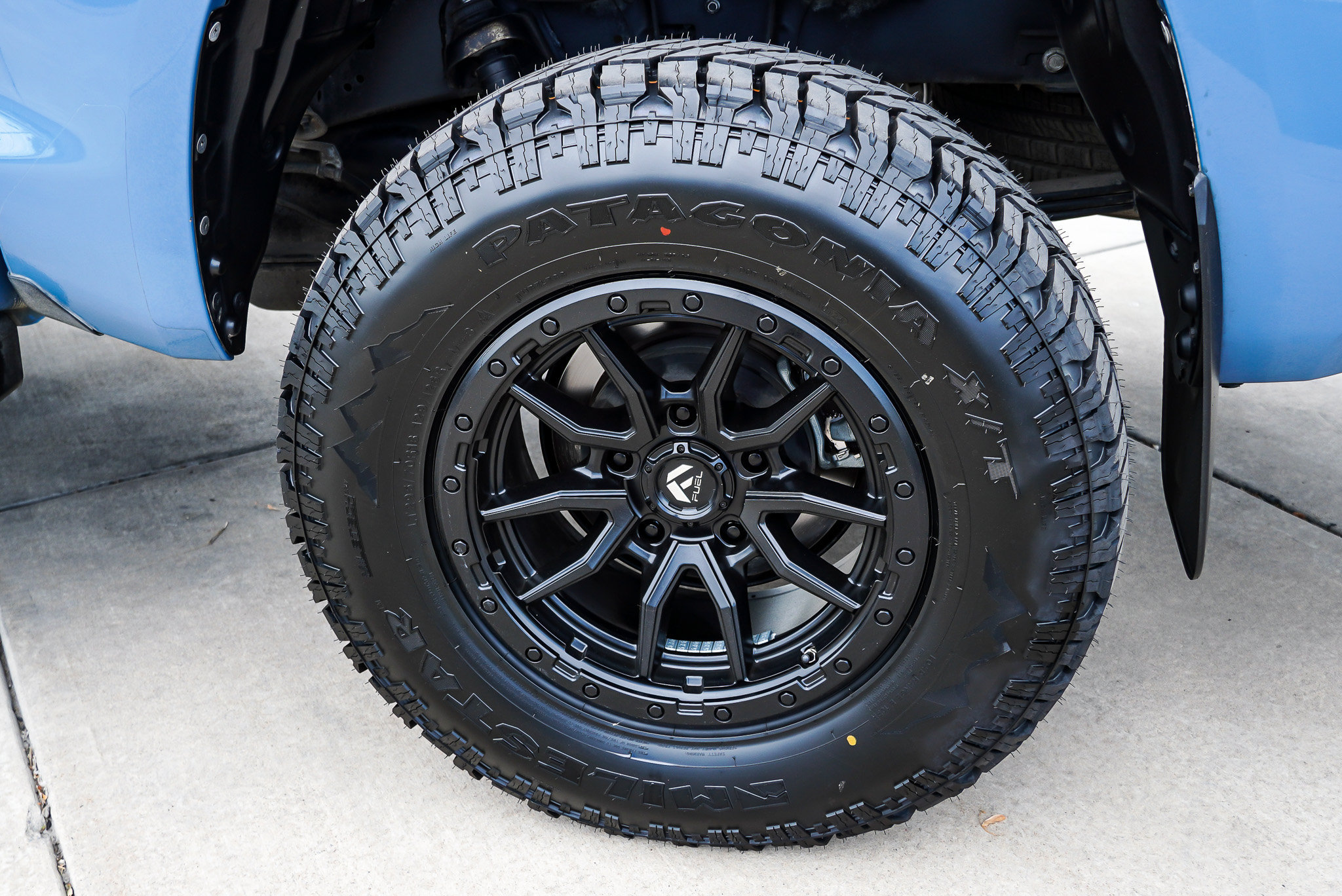 Used 2019 Toyota Tundra Limited w/ Limited Premium Package AWD/4WD image 13