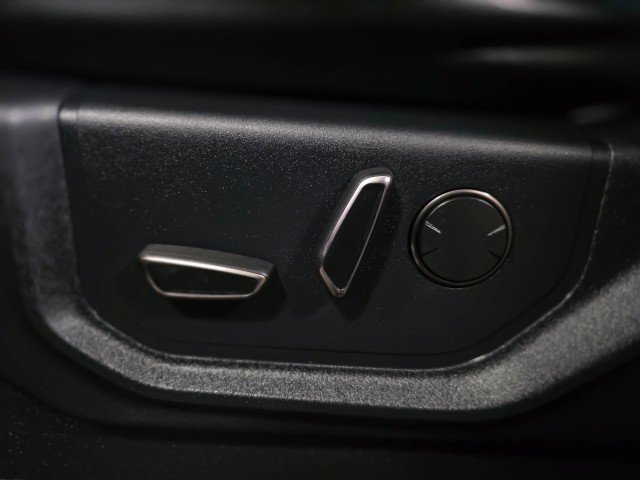 Used 2020 Ford F150 Raptor w/ Equipment Group 802A Luxury image 33