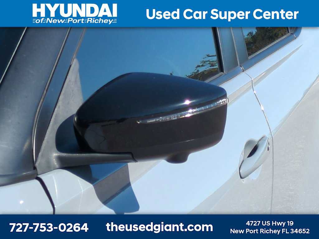 Used 2024 Nissan Kicks SR w/ SR Premium Package FWD image 11