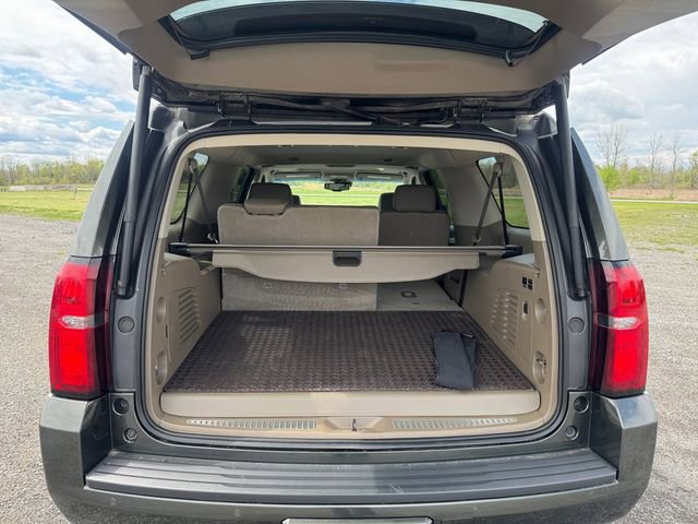 Used 2019 Chevrolet Suburban LT w/ Luxury Package AWD/4WD image 19