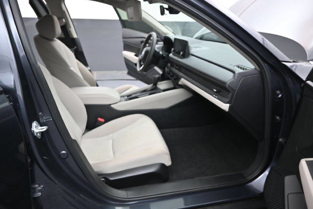 Certified 2025 Honda Accord SE image 12