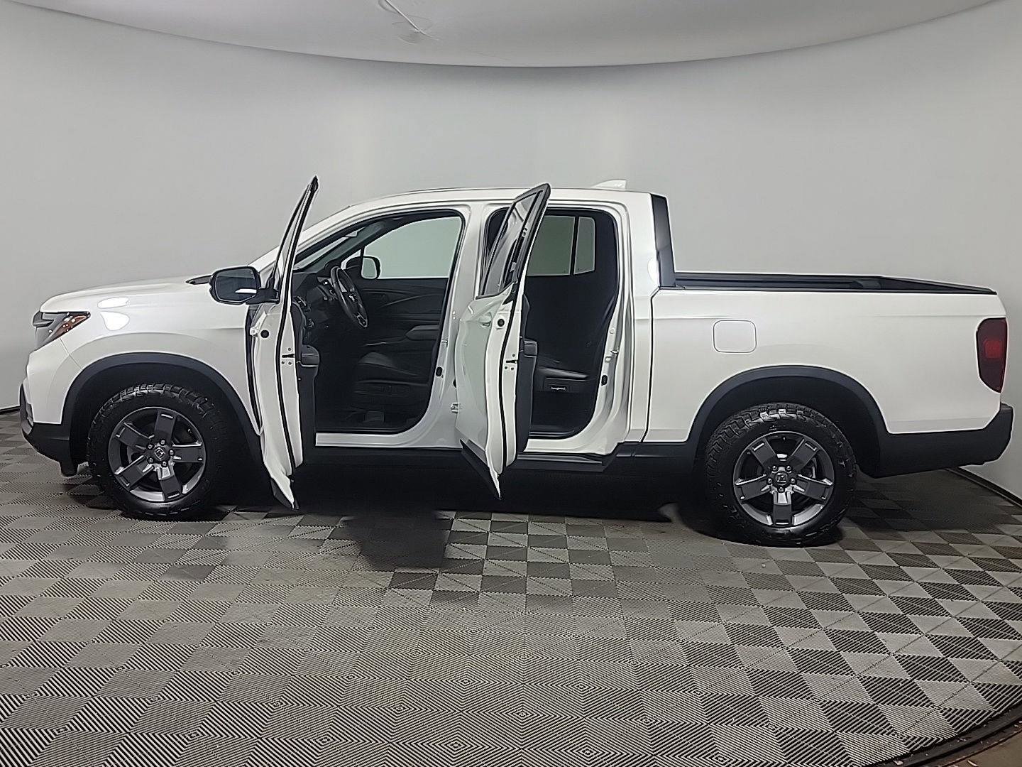 Certified 2024 Honda Ridgeline TrailSport image 15