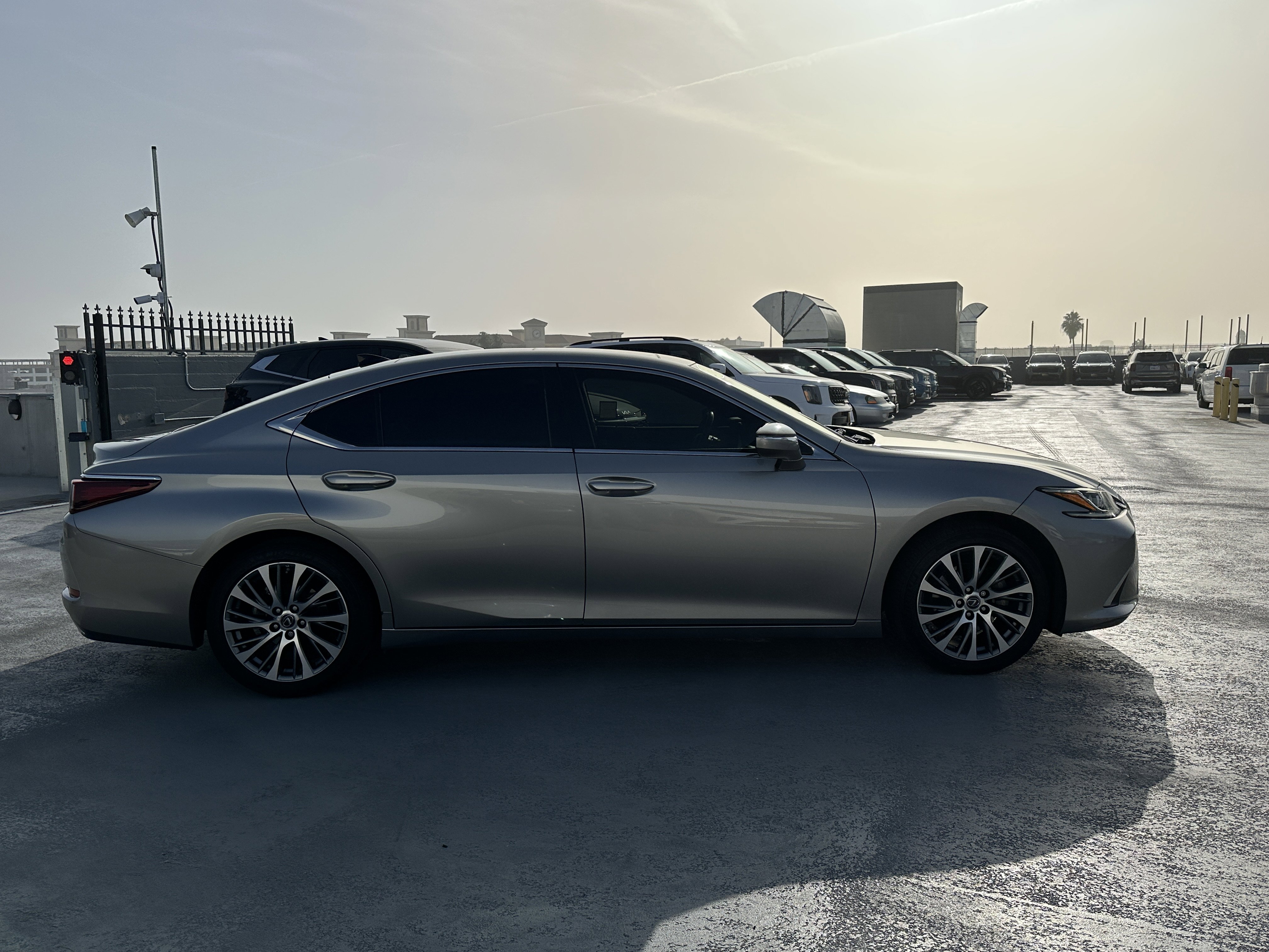 Used 2020 Lexus ES 350 w/ Premium Package image 7