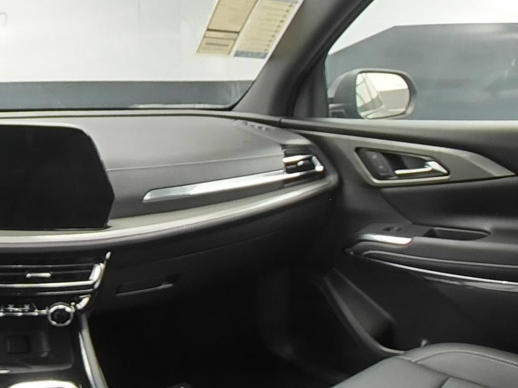 Used 2026 Chevrolet Traverse LT FWD image 18