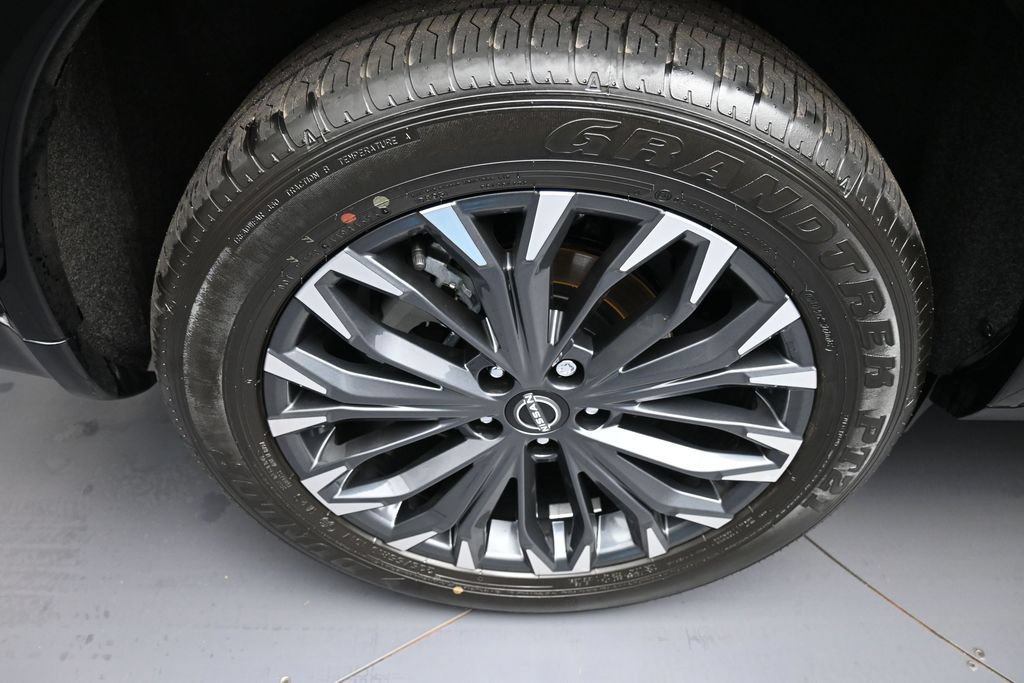 Used 2026 Nissan Rogue Platinum w/ Tech Package AWD/4WD image 12