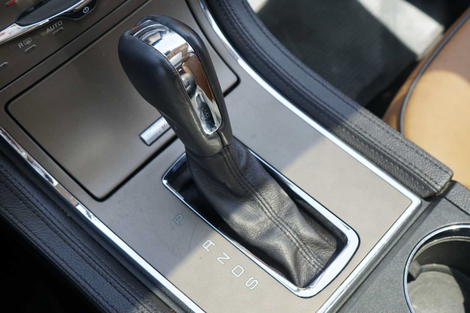 Used 2015 Lincoln MKX FWD w/ Equipment Group 102A image 13