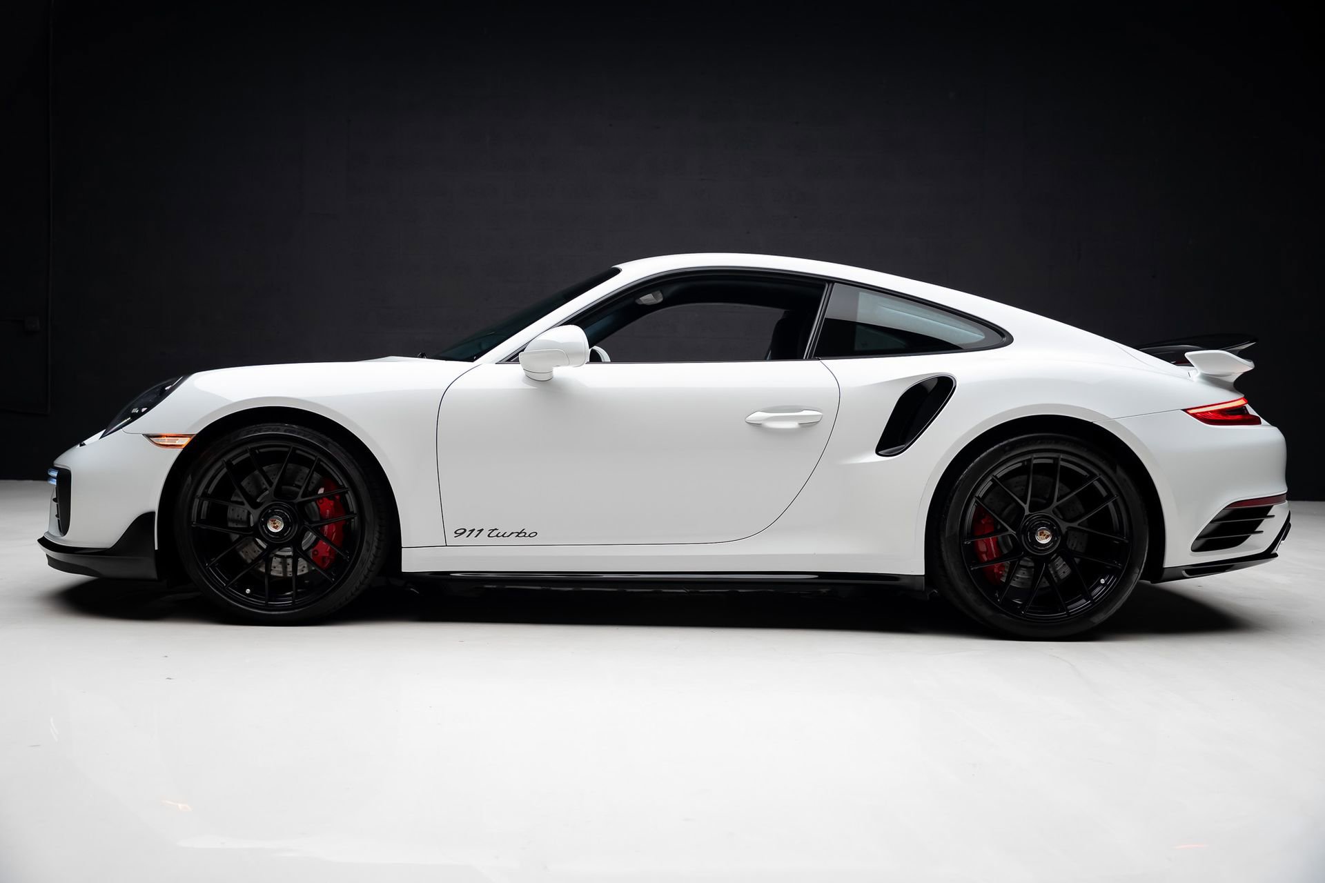 Used 2017 Porsche 911 Turbo AWD/4WD image 18